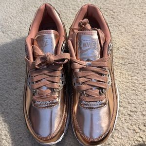 Basically new Air Max rose Gold, women’s 8.5.